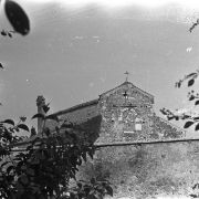 304 - Pieve di Sant'Andrea scorcio sulla facciata (vista da muro di recinzione del cimitero)