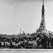 199 - Cartolina commemorativa Cavalchina - Il conte di Torino al monumento ad Amadeodi Savoia