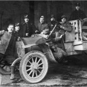 73 - Il motorista Alfredo Beltrame su autocarro durante la guerra del 1915-1918