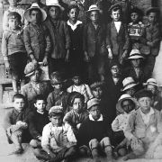 110 - Gruppo di scolari dell'anno 1910