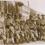 329.SOLDATI FRANCESI DAVANTI AL MUNICIPIO 1917